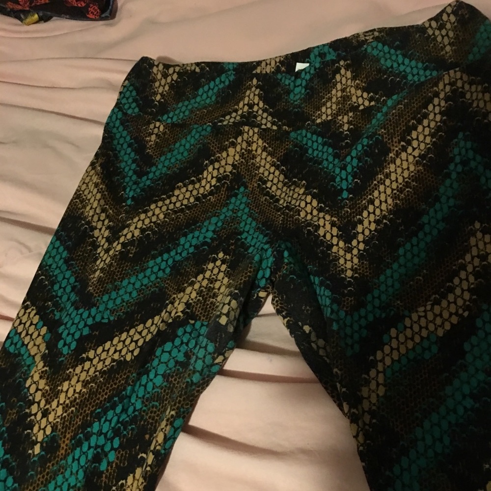 Lularoe TC snakeskin leggings
